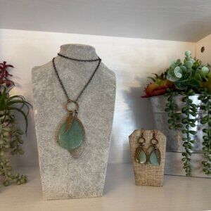 Park Lane "Wings" Necklace and Earring Set – Feather, Stone and Wing